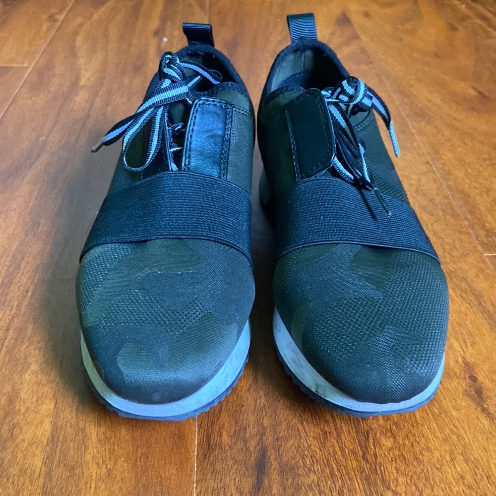 Steve Madden sneakers